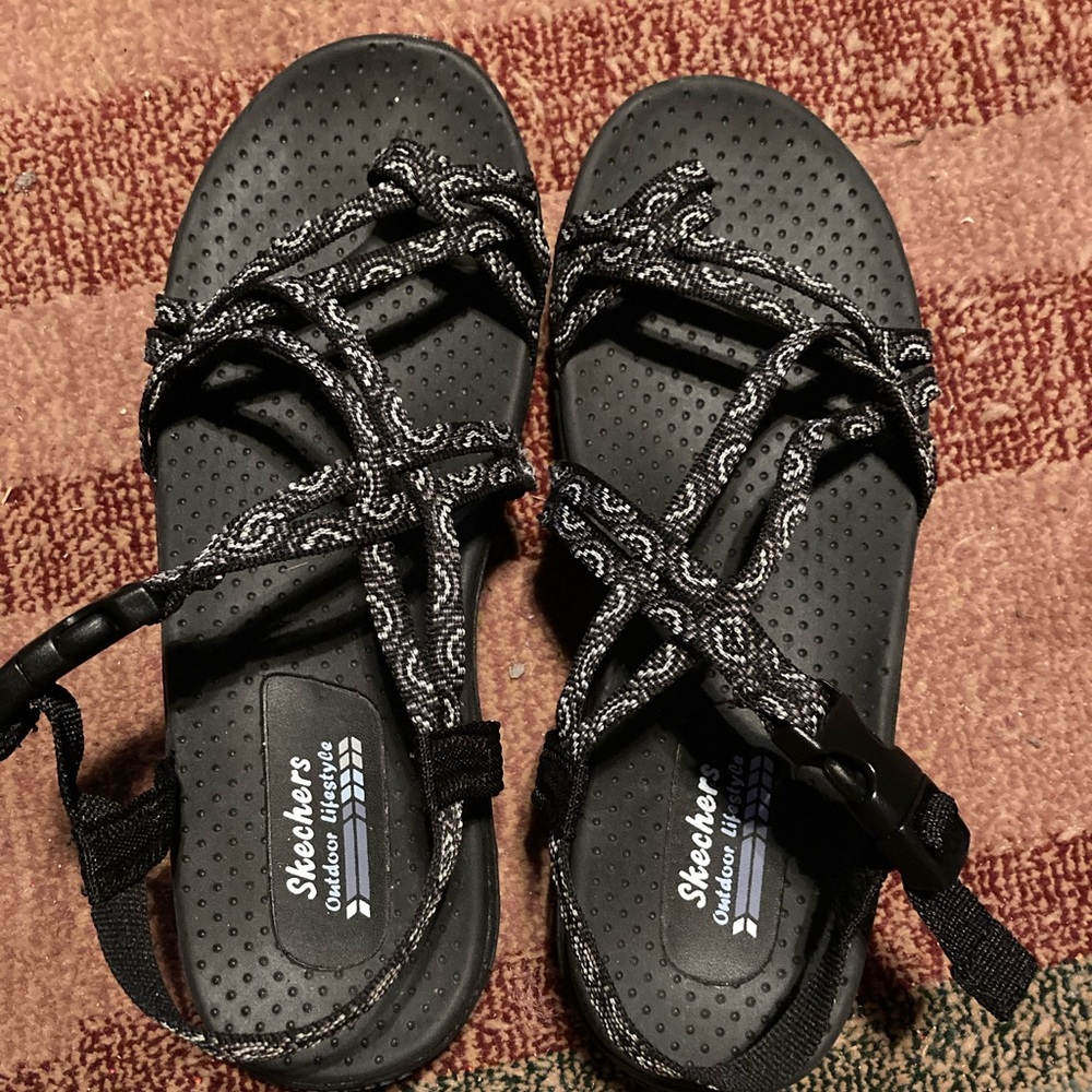 Skechers black outdoor lifestyle size 10